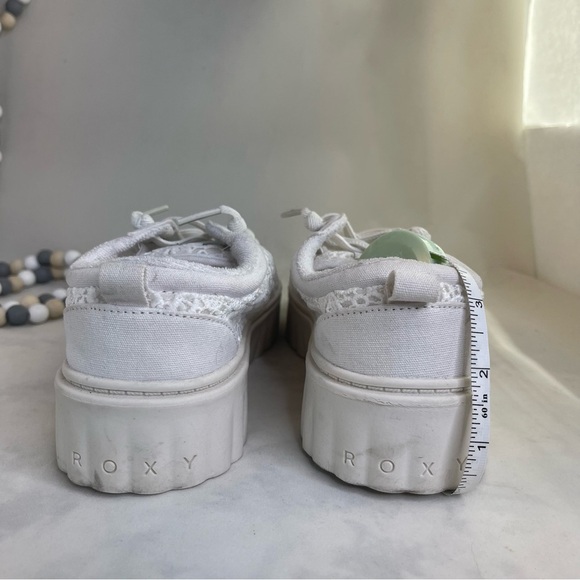 Roxy Sheilahh White floral Lace Low-Top Sneakers size 6.5 - Picture 4 of 10